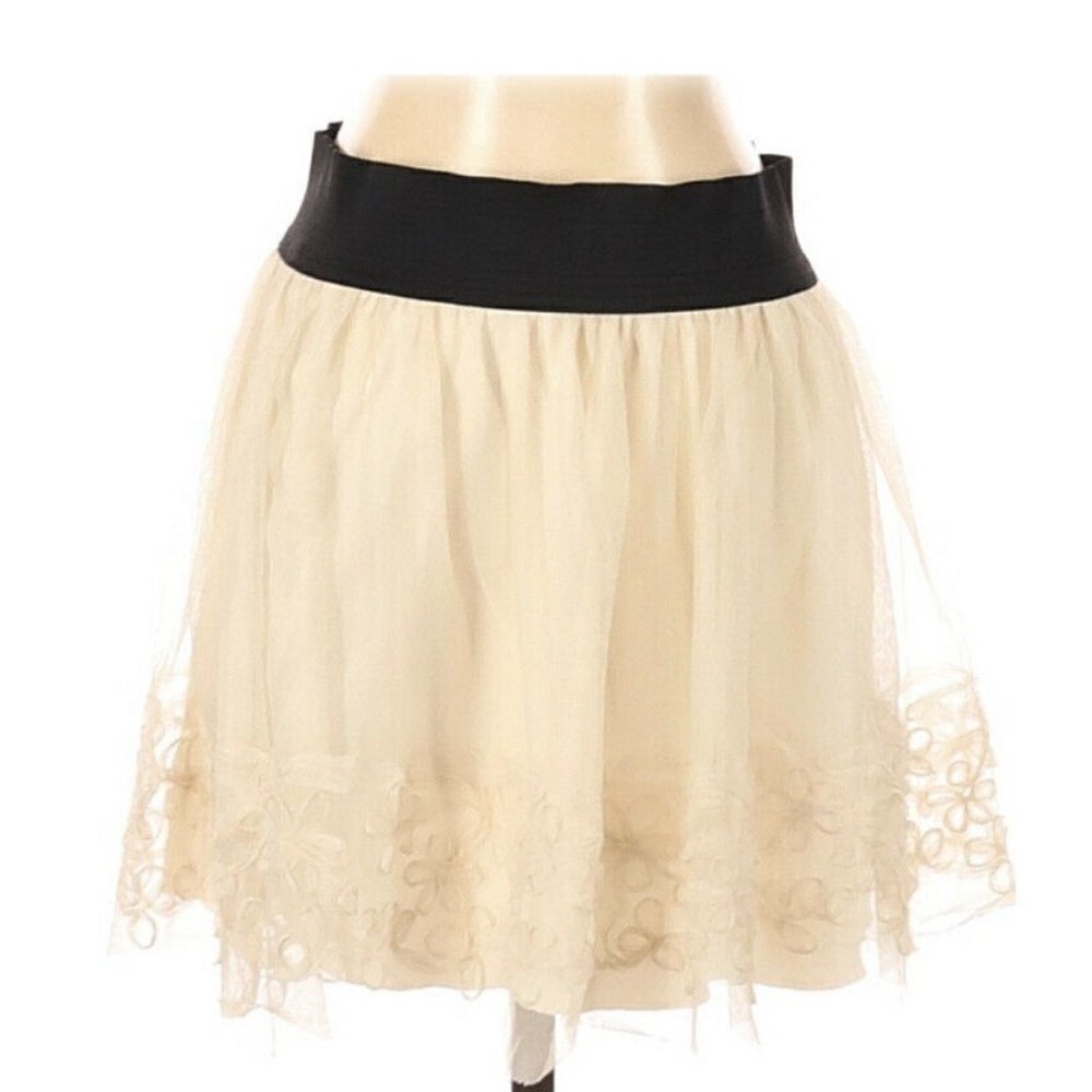 Delia’s IVORY Embroidered Mini Skirt 17” Women’s S
